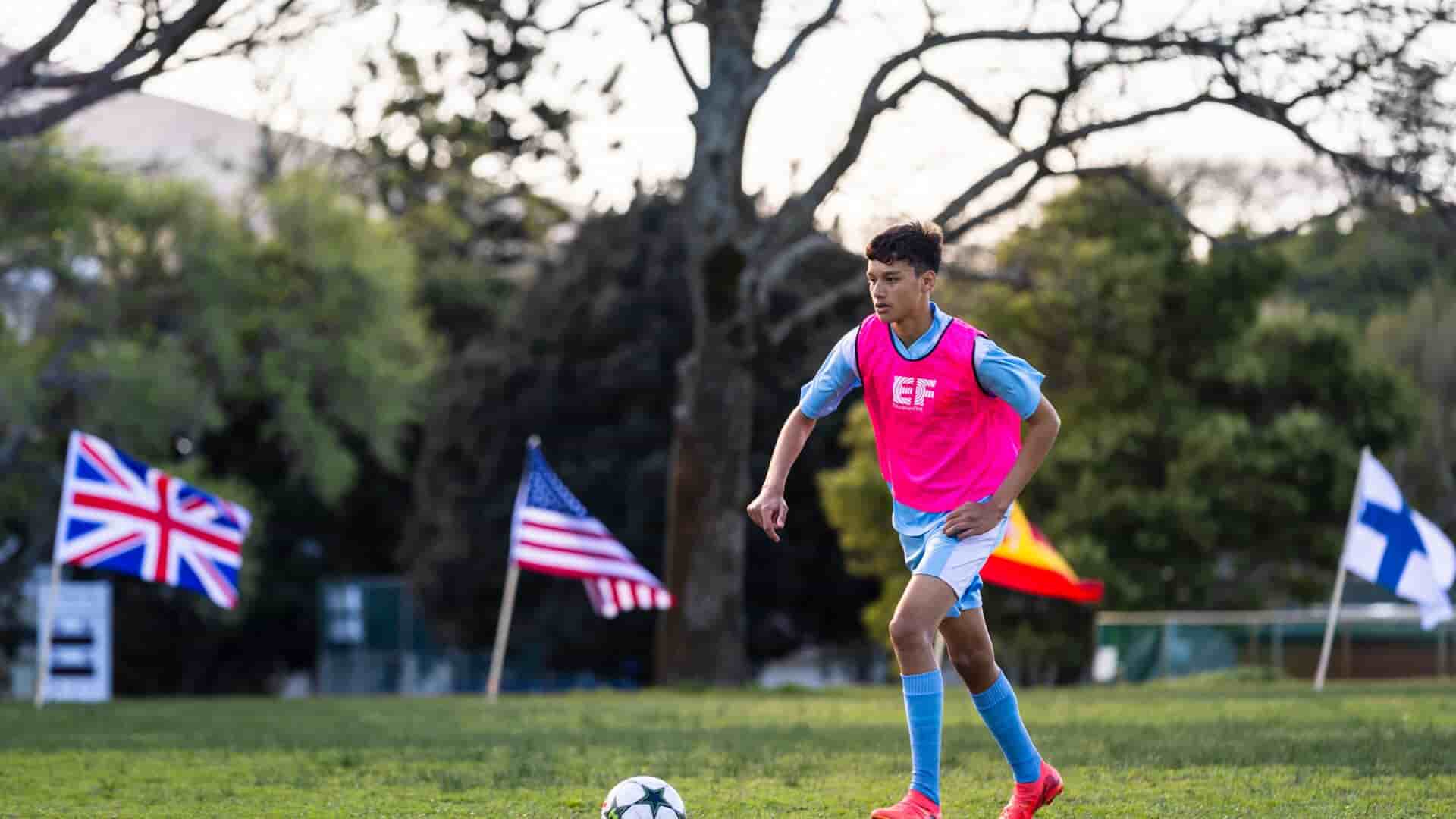 Football Camp a Torquay: inglese al mattino, campo nel pomeriggio